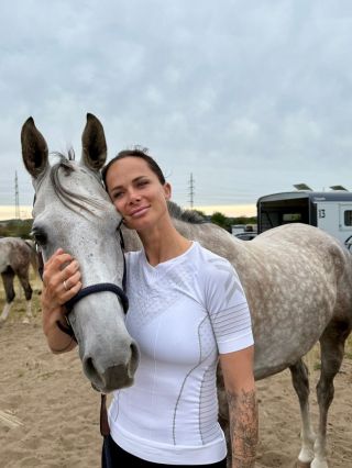 🥇 Mistrem ČR 2025 ve vytrvalosti je naše věrná zákaznice Tereza Kopecká! K tomu si odnesla i cenu kondice 💪🐴 Gratulujeme z...